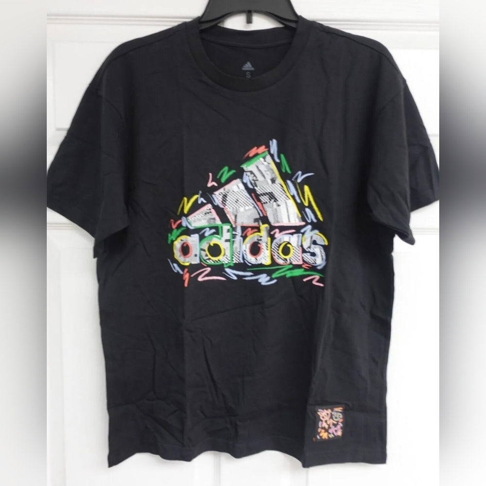 Adidas shirt size medium